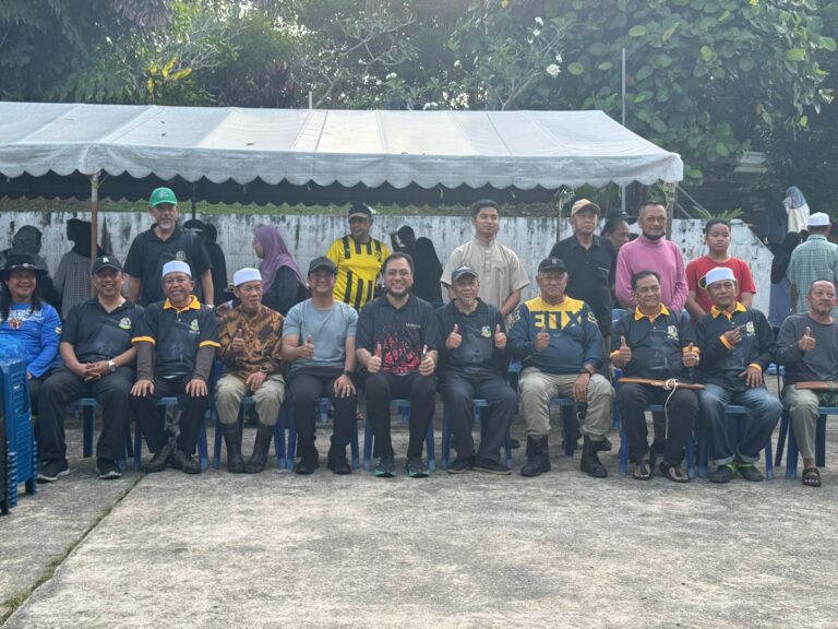 Membersihkan Kubur (2)